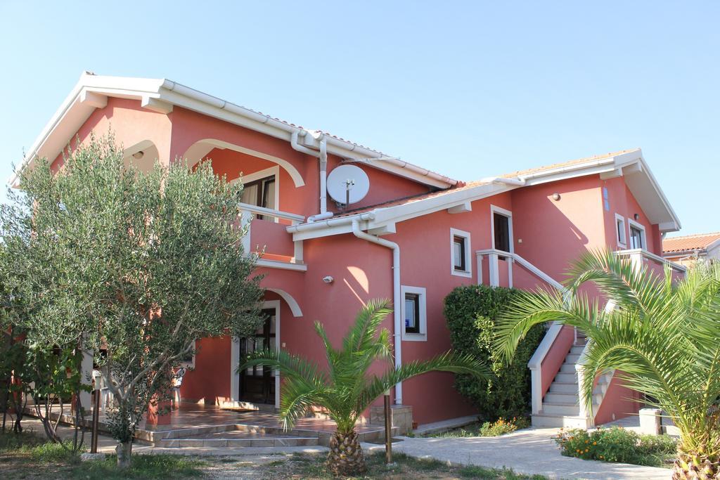 Apartments Puskaric Вир Екстер'єр фото