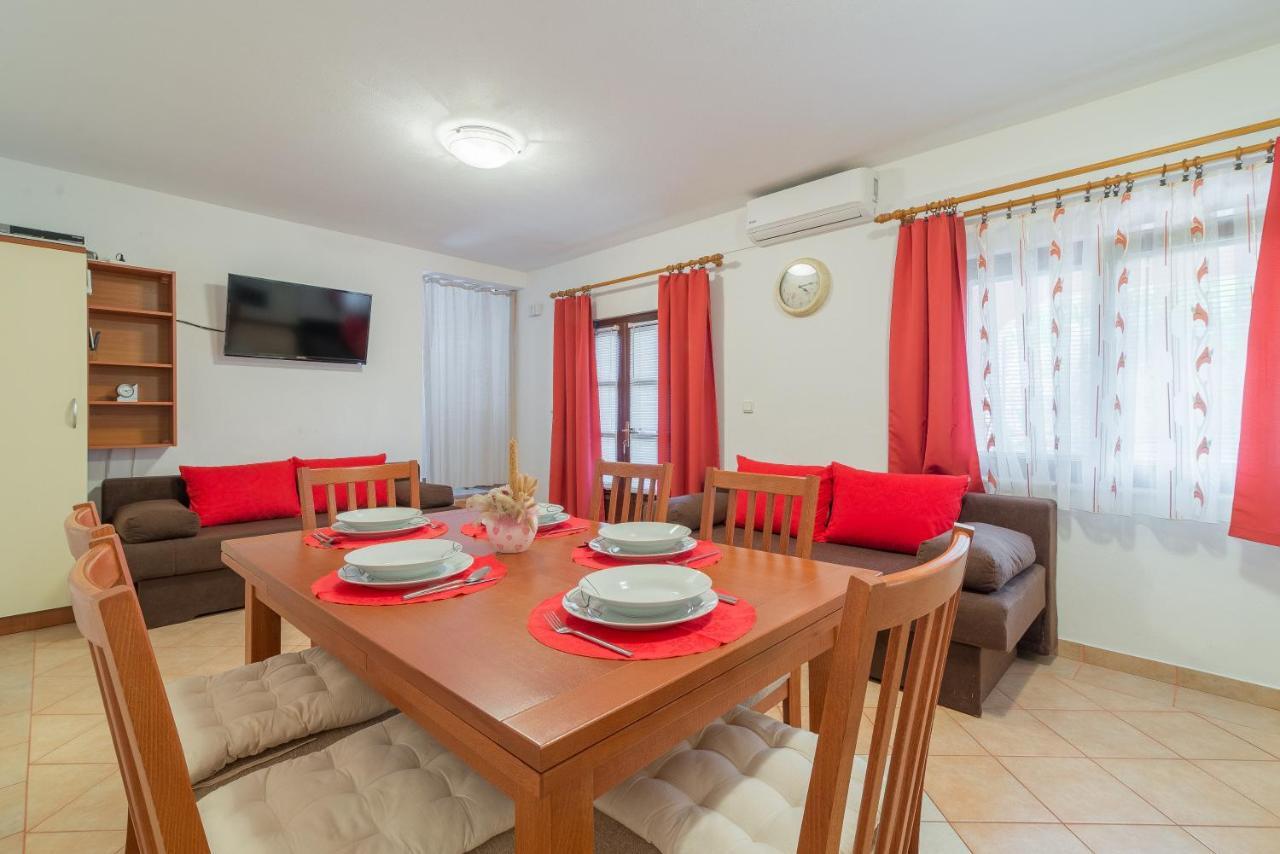 Apartments Puskaric Вир Екстер'єр фото