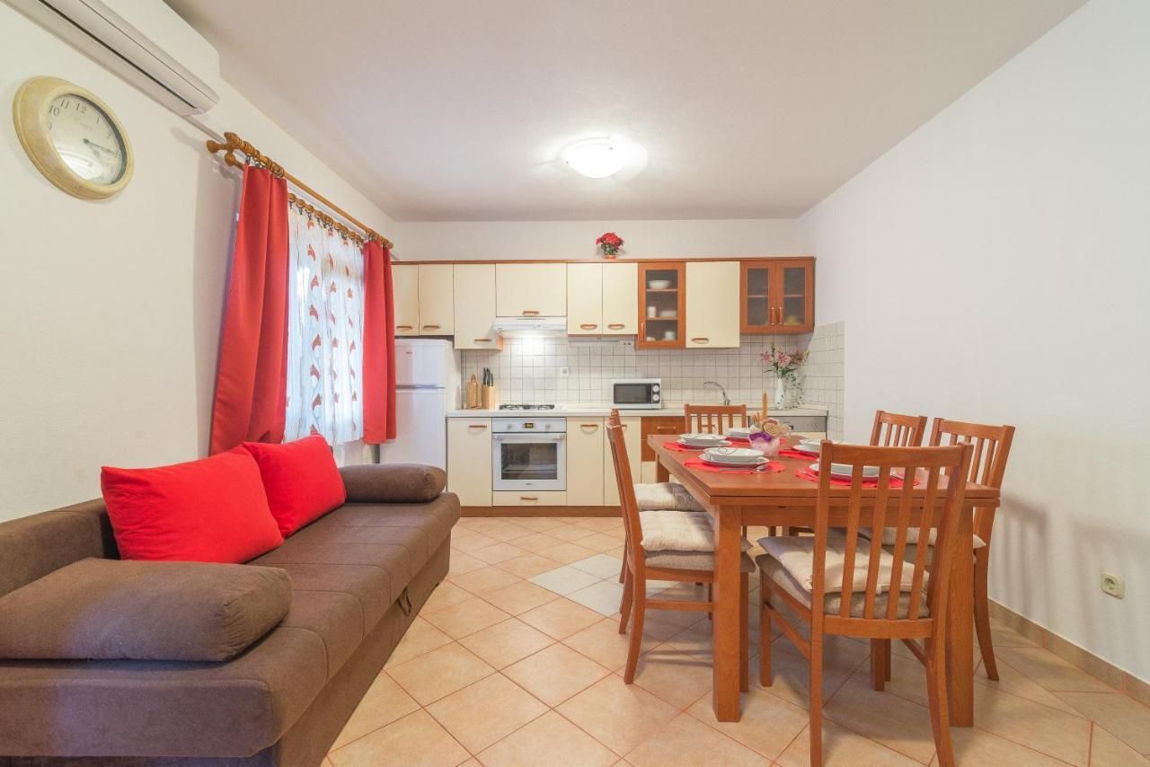 Apartments Puskaric Вир Екстер'єр фото
