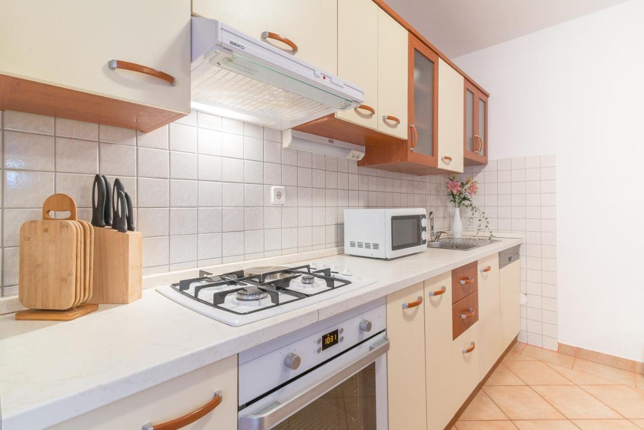Apartments Puskaric Вир Екстер'єр фото