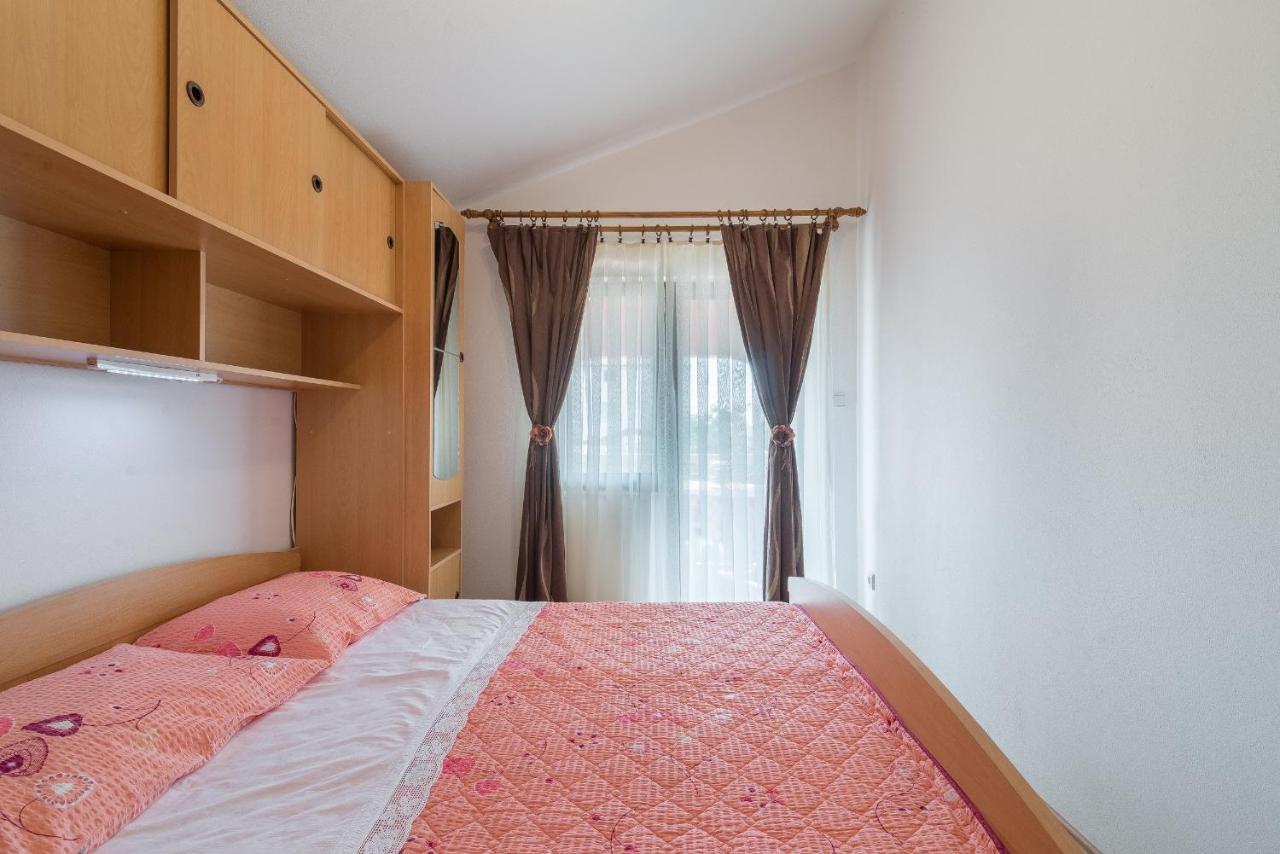 Apartments Puskaric Вир Екстер'єр фото