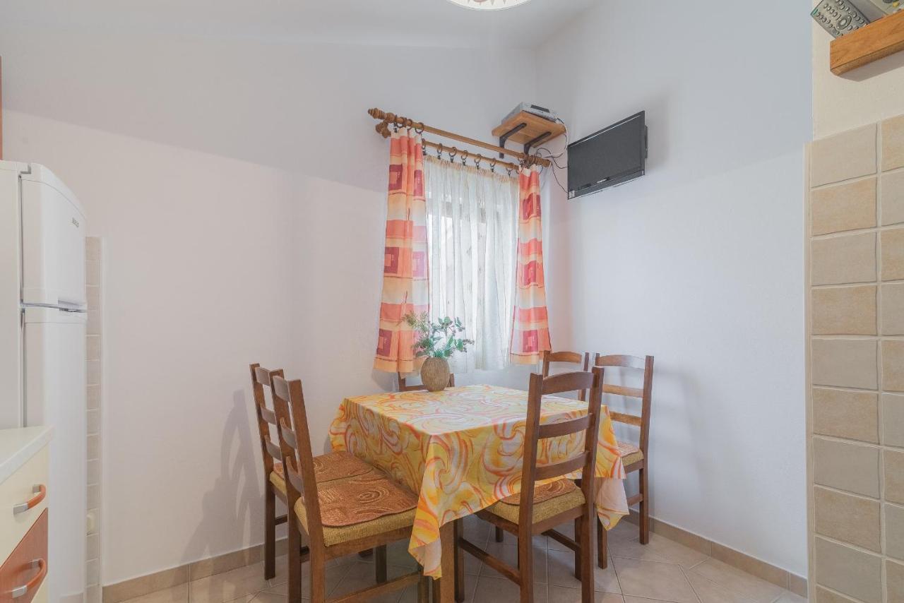 Apartments Puskaric Вир Екстер'єр фото