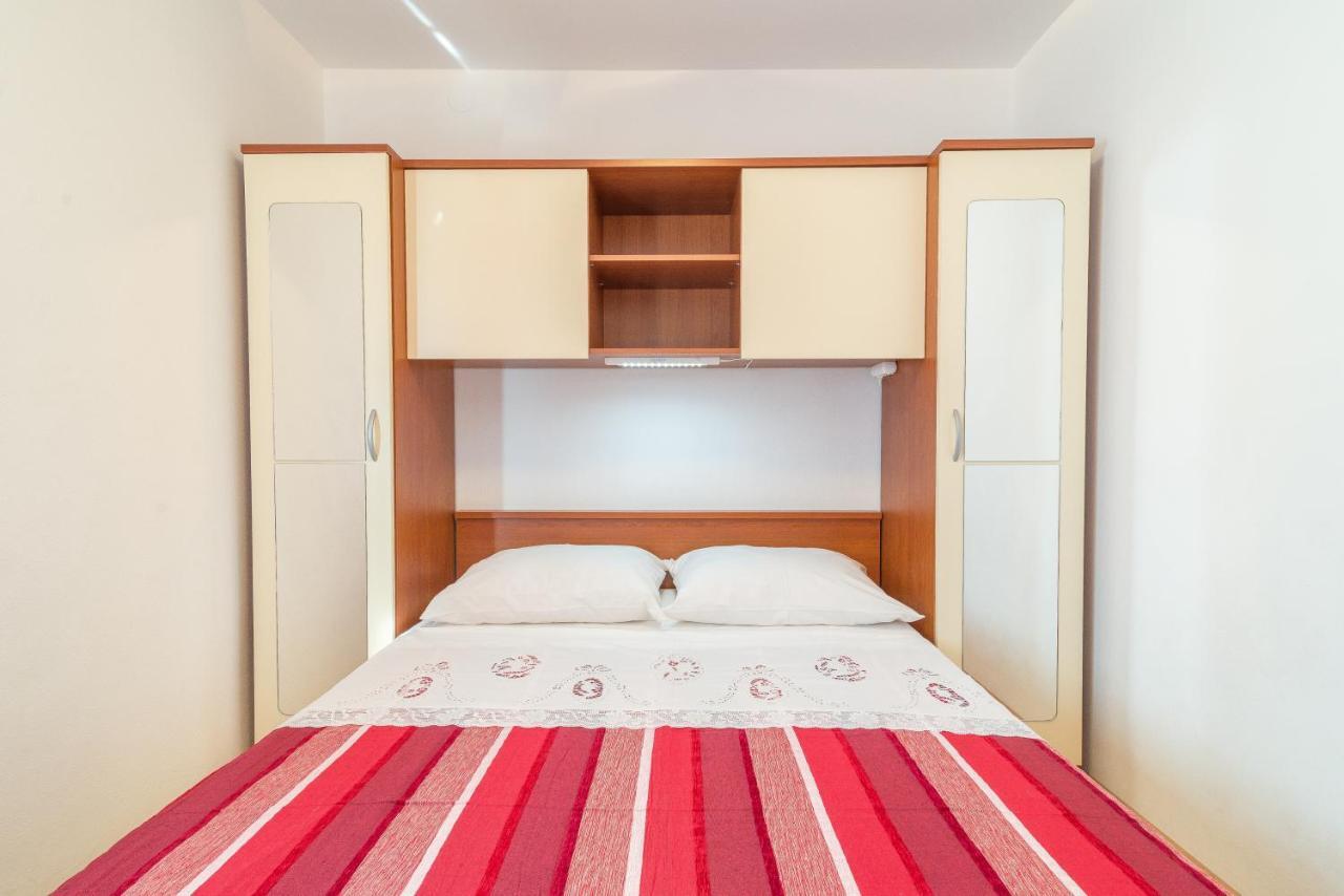 Apartments Puskaric Вир Екстер'єр фото