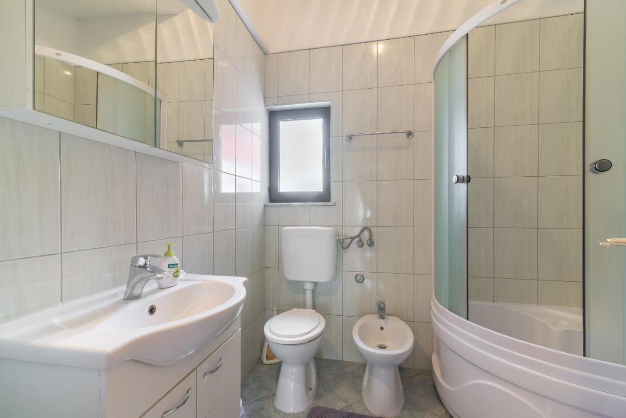 Apartments Puskaric Вир Екстер'єр фото