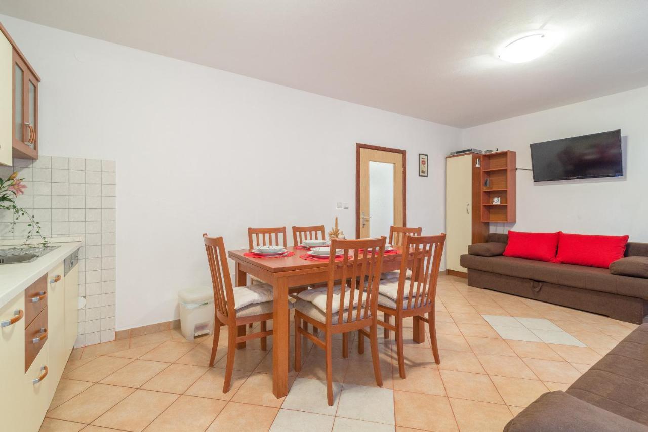 Apartments Puskaric Вир Екстер'єр фото