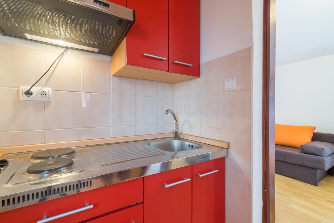 Apartments Puskaric Вир Екстер'єр фото