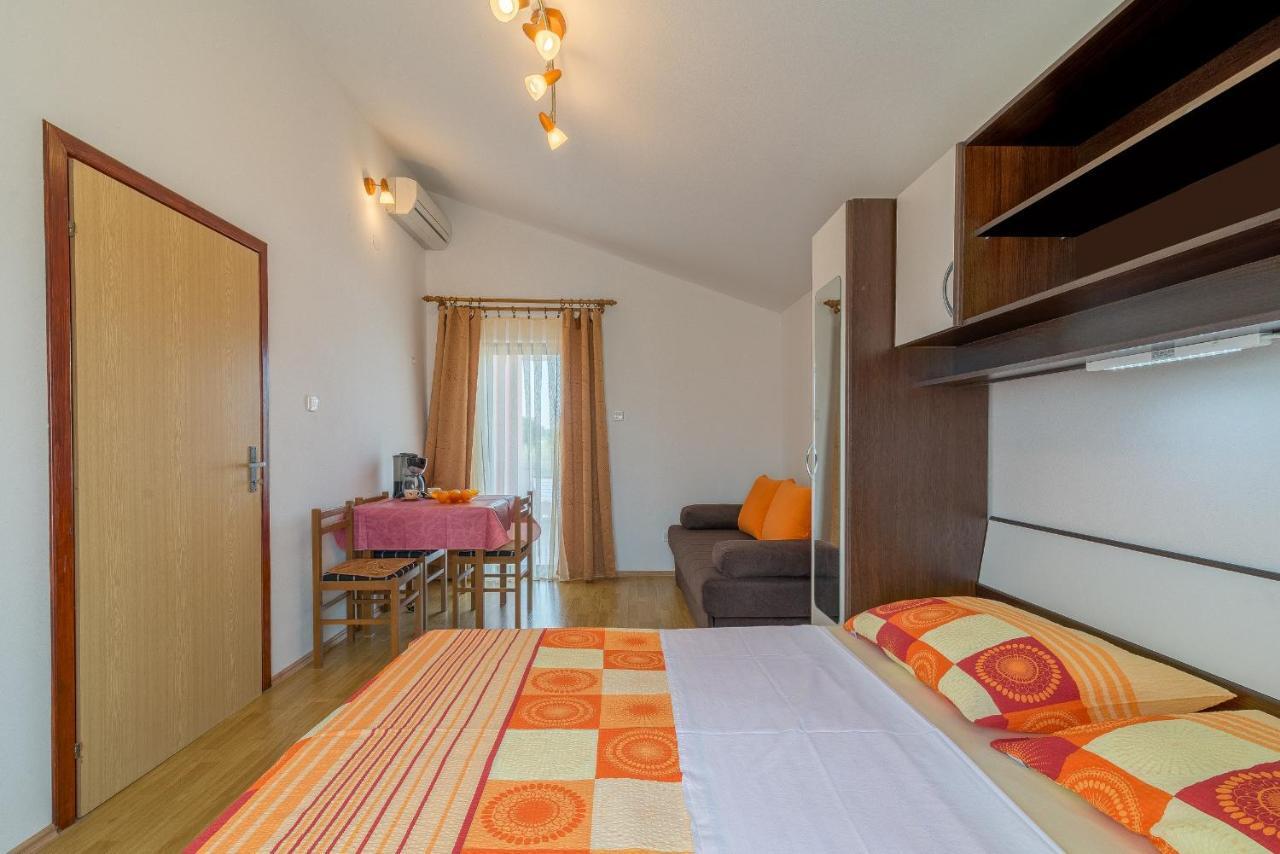 Apartments Puskaric Вир Екстер'єр фото